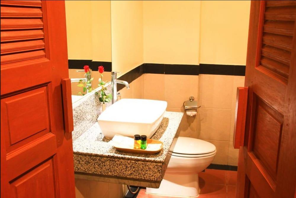 Honey Resort, Kata Beach Bagian luar foto