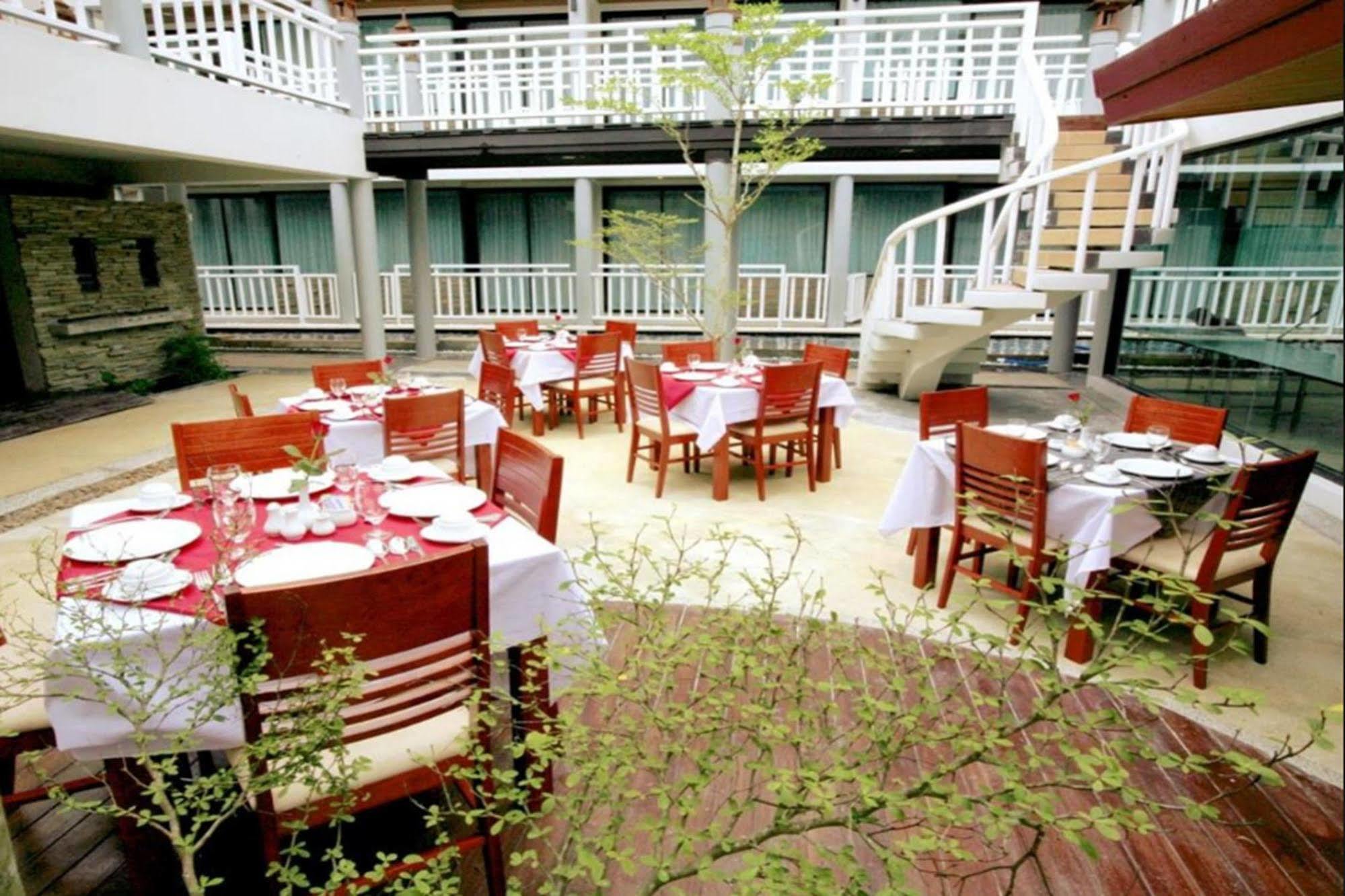 Honey Resort, Kata Beach Bagian luar foto