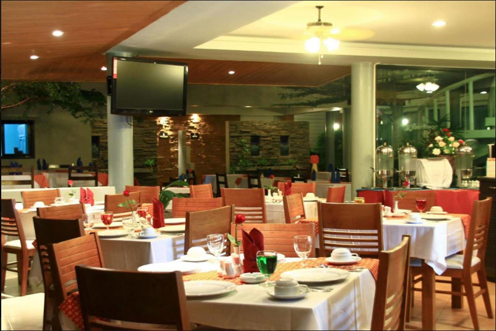 Honey Resort, Kata Beach Bagian luar foto