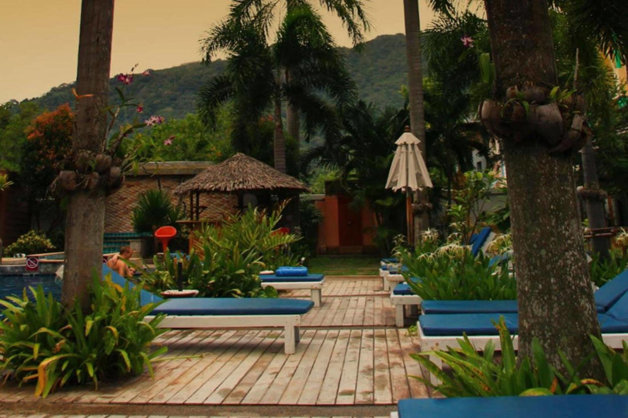 Honey Resort, Kata Beach Bagian luar foto